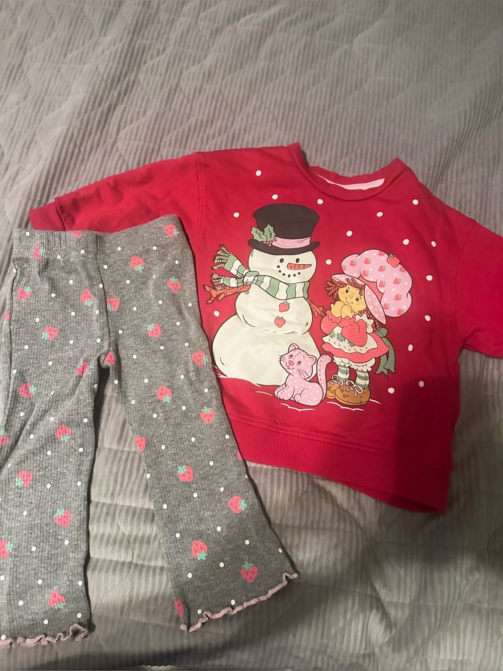 Strawberry Shortcake Sweatshirt And Flare Leggings 2 Piece Set.